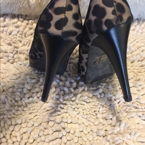 Moda Spana Cheetah Print Peep Toe Heels Sz 7 - Picture 5 of 10